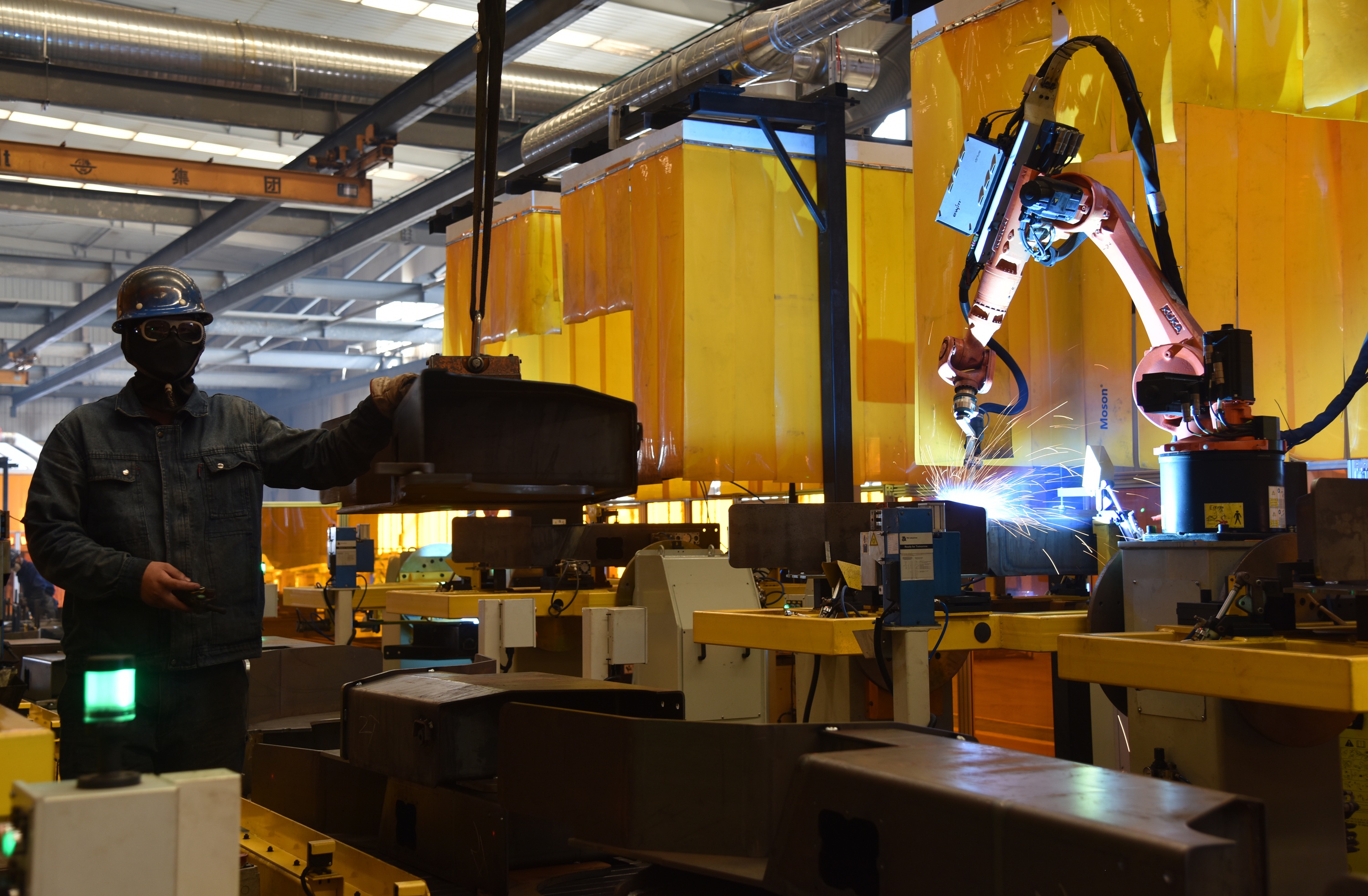 6.油箱片子焊接事情站.jpg 6.油箱片子焊接事情站.jpg